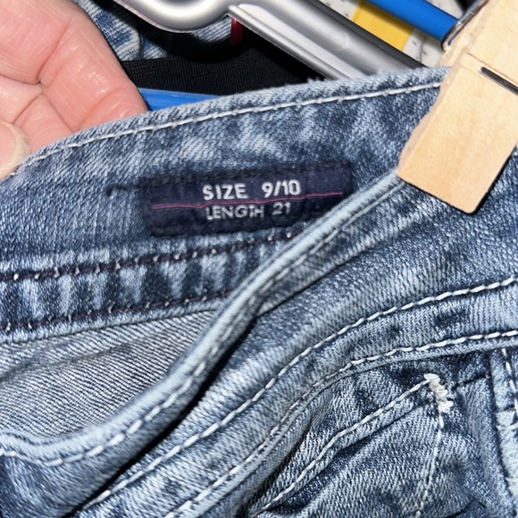 LOTS OF WEAR LEFT IN THESE SUPER CUTE VIGOSS THE NEW YORK BLING CAPRIS SIZE 9/10 - Picture 8 of 10